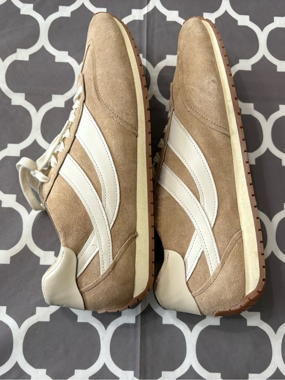 Vince Oasis Runner tan suede sneakers - Picture 6 of 15